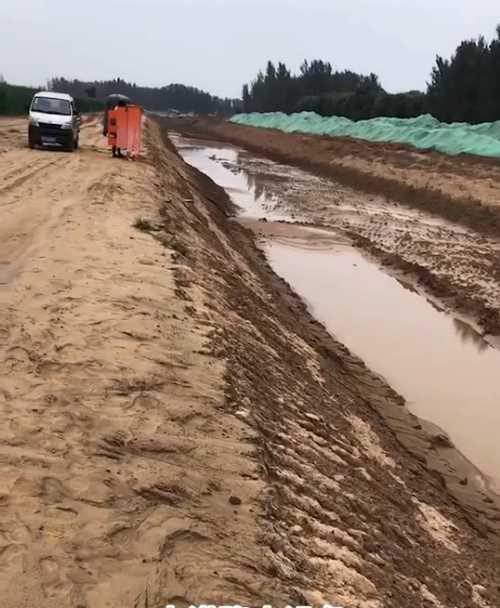 北京房山区河道降水